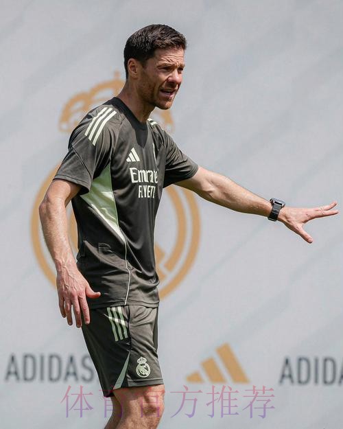 图片报:阿隆索看好切玛 皇马明夏可以回购 图片报:阿隆索看好切玛 皇马明夏可以回购